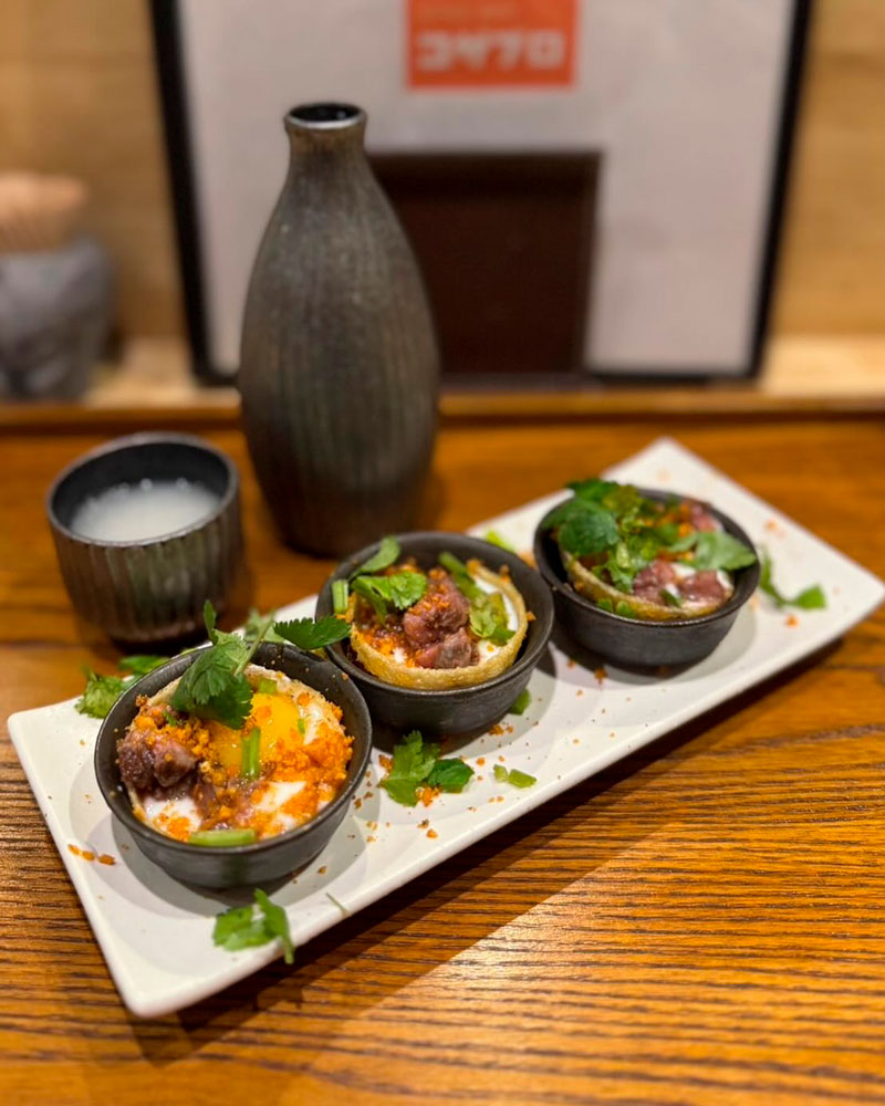 料理とお酒の写真